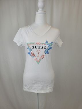 NWT GUESS White V-Neck Floral Triangle Logo Tee with Pink & Blue Accents. Medium